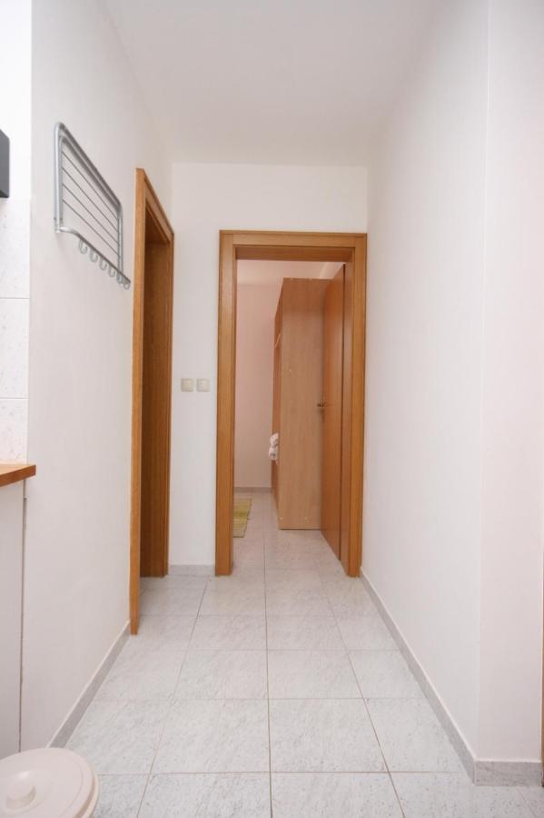 Apartments With A Parking Space Mandre, Pag - 6405 科兰 外观 照片