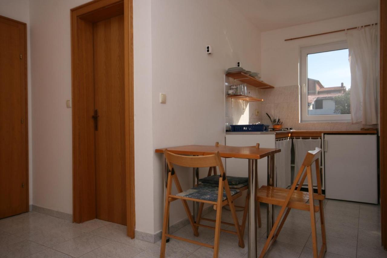 Apartments With A Parking Space Mandre, Pag - 6405 科兰 外观 照片