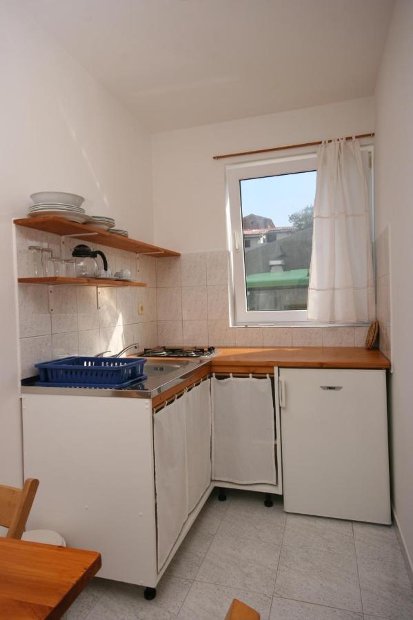 Apartments With A Parking Space Mandre, Pag - 6405 科兰 外观 照片