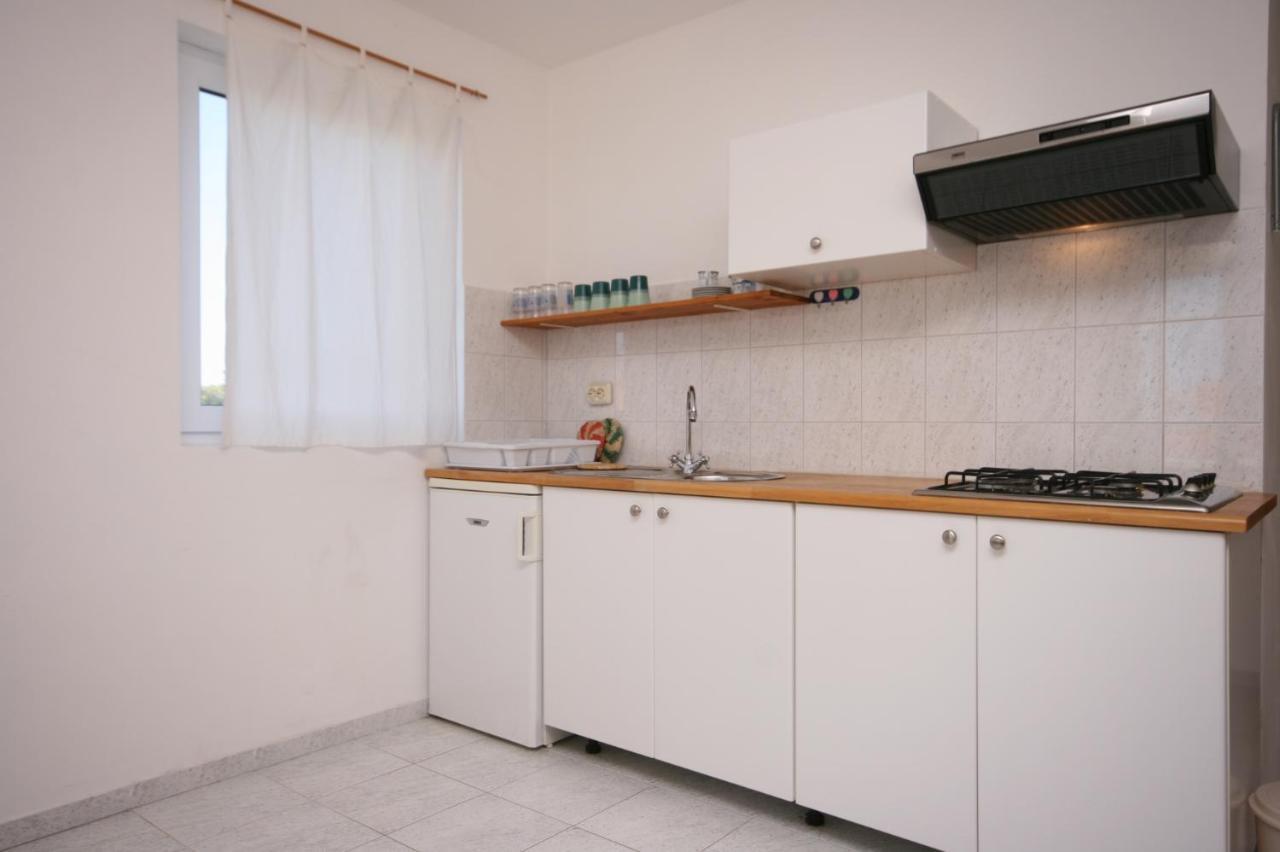 Apartments With A Parking Space Mandre, Pag - 6405 科兰 外观 照片