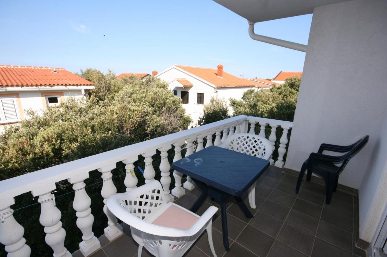 Apartments With A Parking Space Mandre, Pag - 6405 科兰 外观 照片