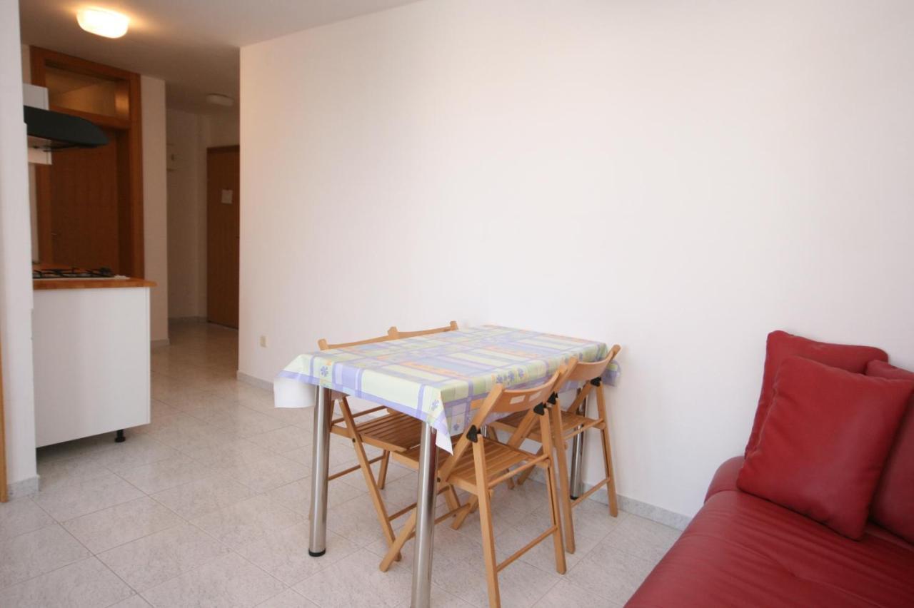 Apartments With A Parking Space Mandre, Pag - 6405 科兰 外观 照片