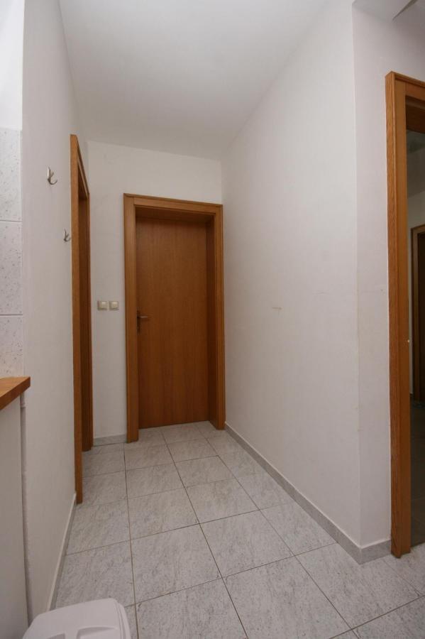 Apartments With A Parking Space Mandre, Pag - 6405 科兰 外观 照片