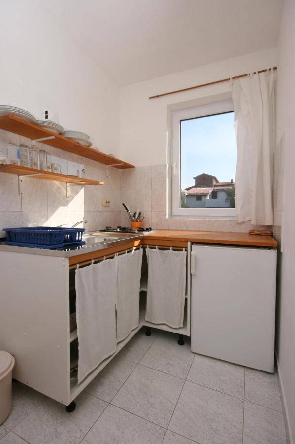 Apartments With A Parking Space Mandre, Pag - 6405 科兰 外观 照片
