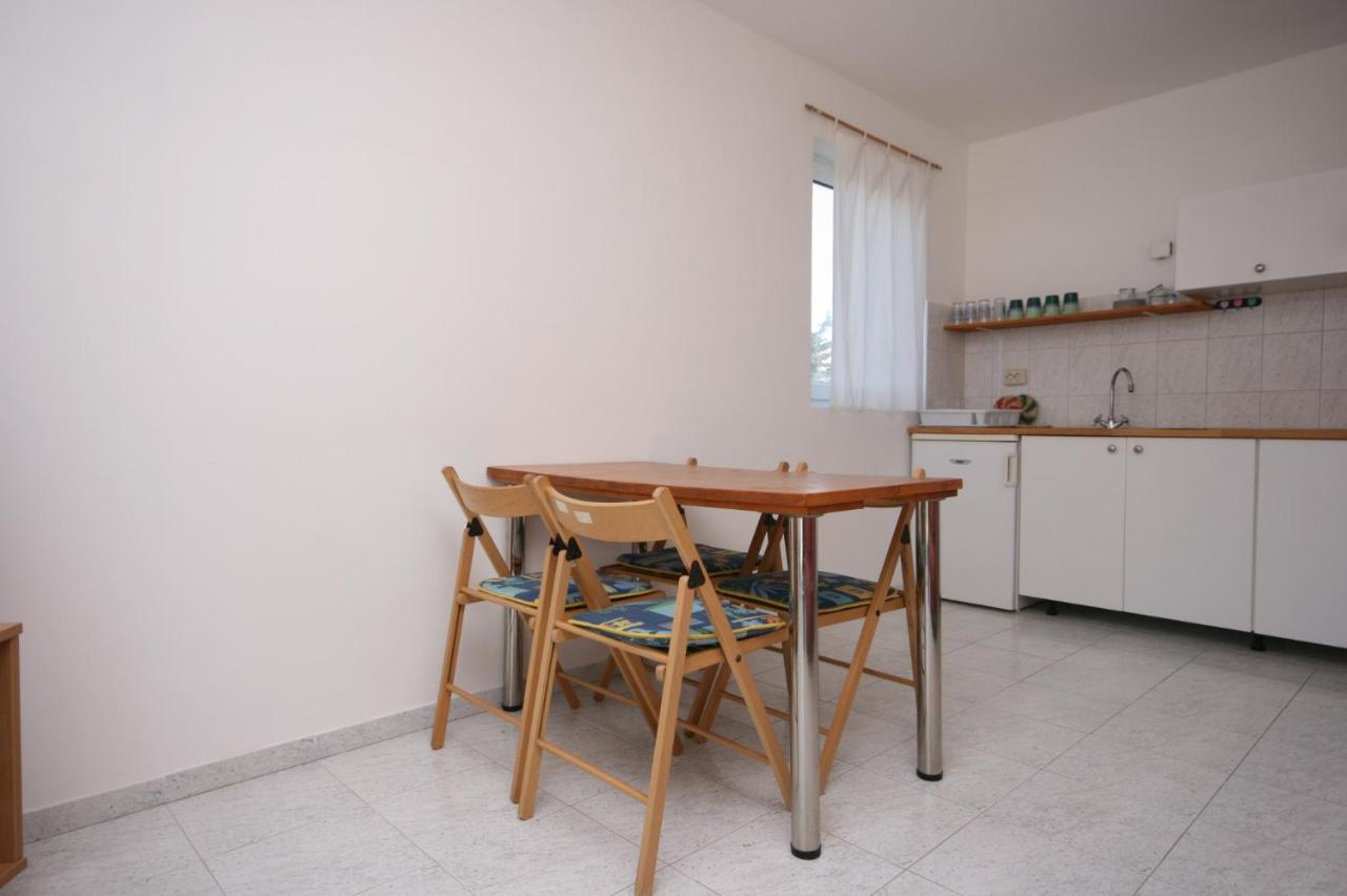 Apartments With A Parking Space Mandre, Pag - 6405 科兰 外观 照片