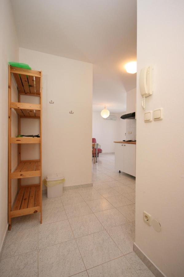 Apartments With A Parking Space Mandre, Pag - 6405 科兰 外观 照片