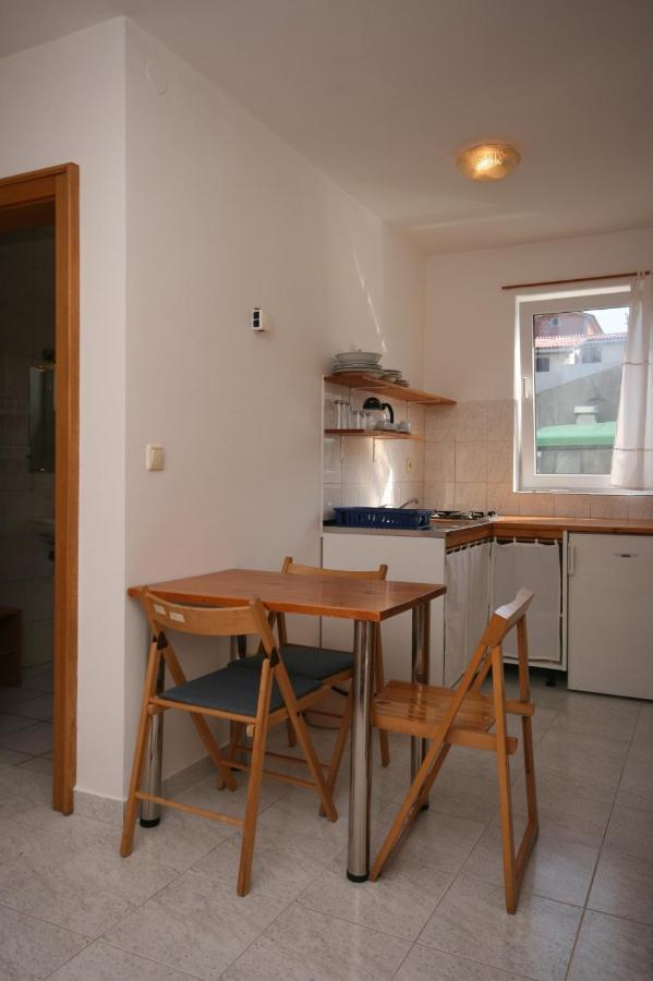 Apartments With A Parking Space Mandre, Pag - 6405 科兰 外观 照片