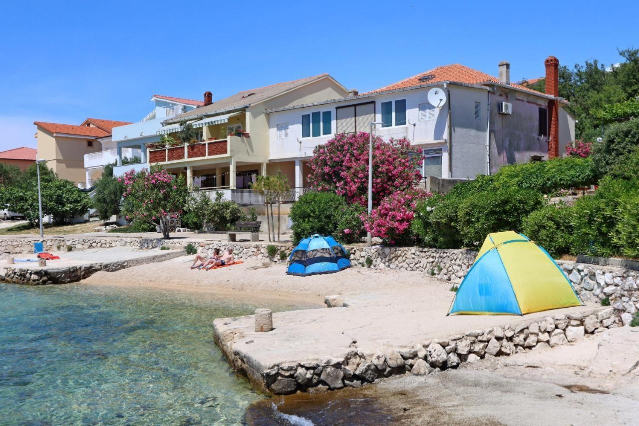 Apartments With A Parking Space Mandre, Pag - 6405 科兰 外观 照片